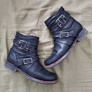 Frye Low Wrap Boots Black Leather 7.5